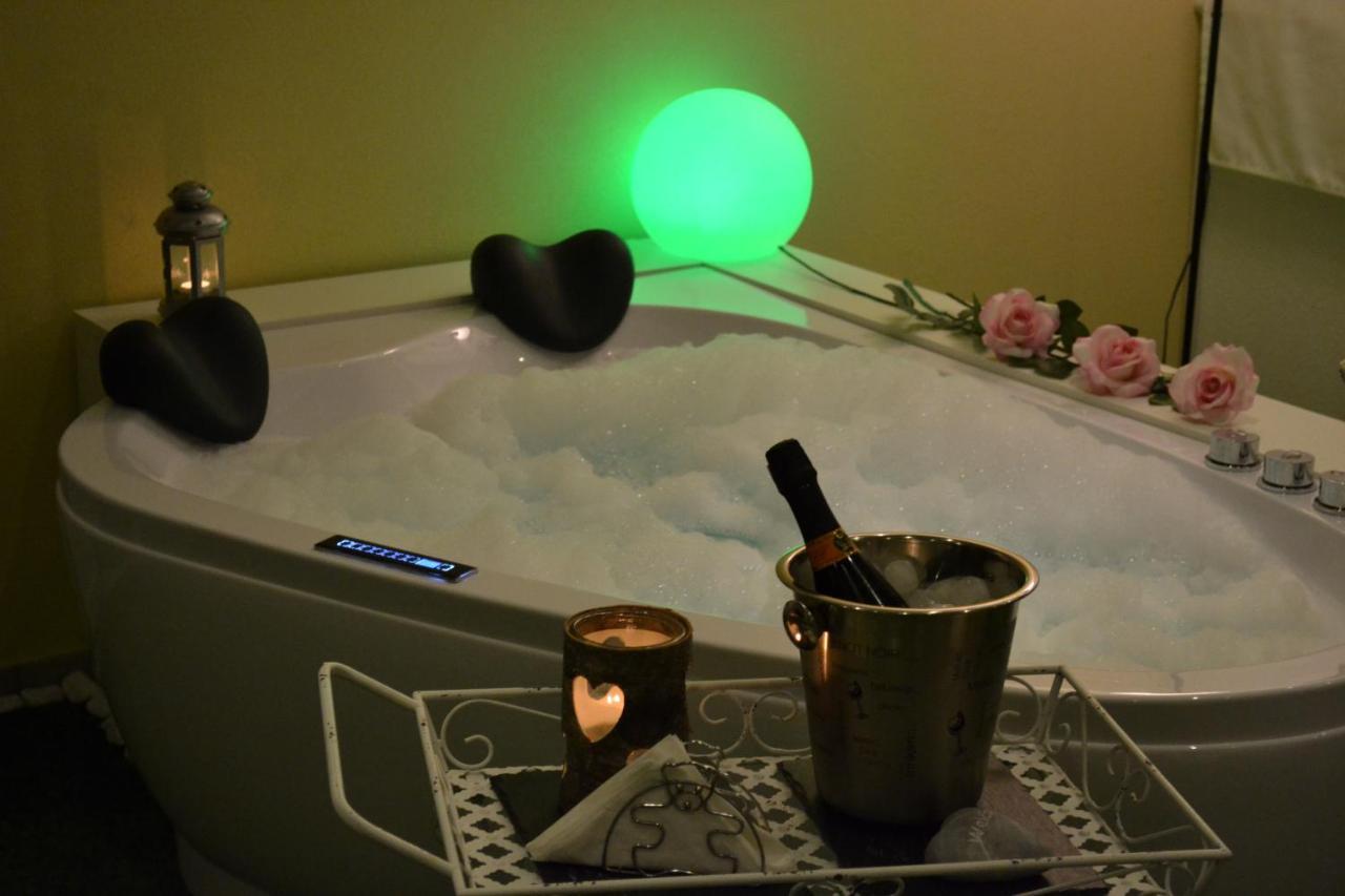 B&B Ravenna In Love Relax Conventello Kültér fotó